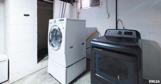 1401 S 6TH Street, Pekin, IL 61554