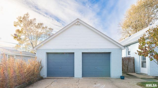 1401 S 6TH Street, Pekin, IL 61554