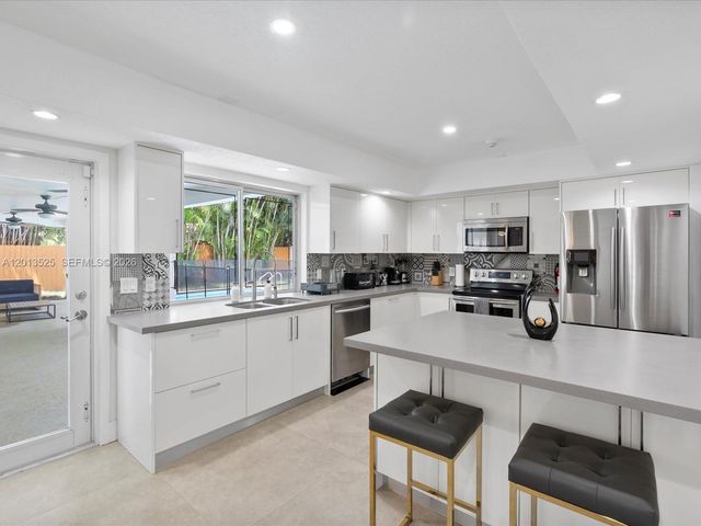 3721 N 55th Ave, Hollywood, FL 33021