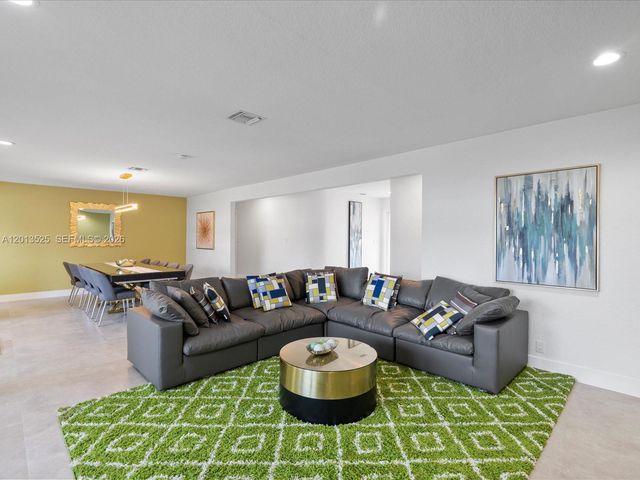 3721 N 55th Ave, Hollywood, FL 33021
