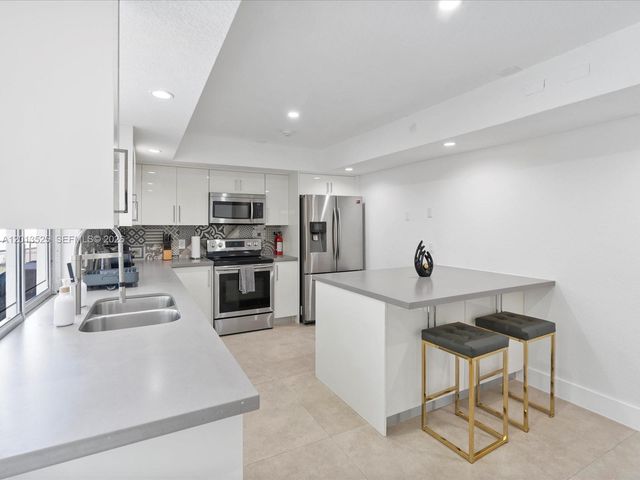 3721 N 55th Ave, Hollywood, FL 33021