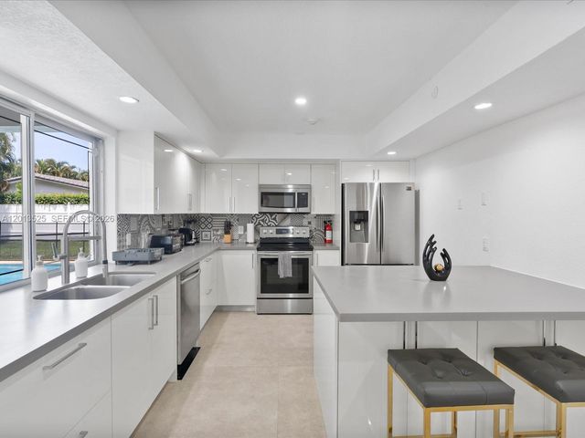 3721 N 55th Ave, Hollywood, FL 33021