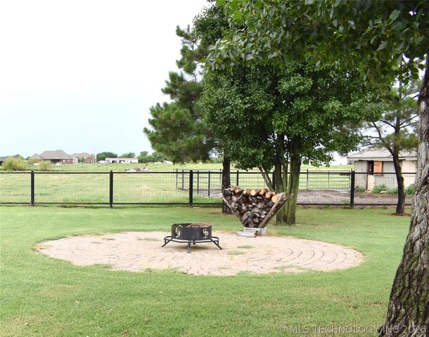 71279 S 270 Road, Wagoner, OK 74467