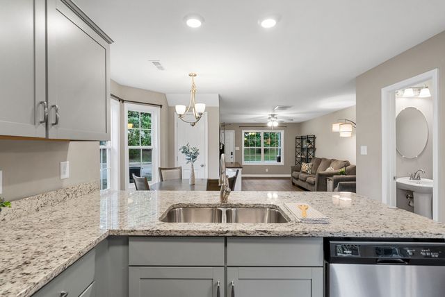 955 Big Sky Dr Apt J, Clarksville, TN 37040