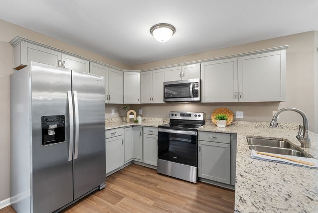 955 Big Sky Dr Apt J, Clarksville, TN 37040