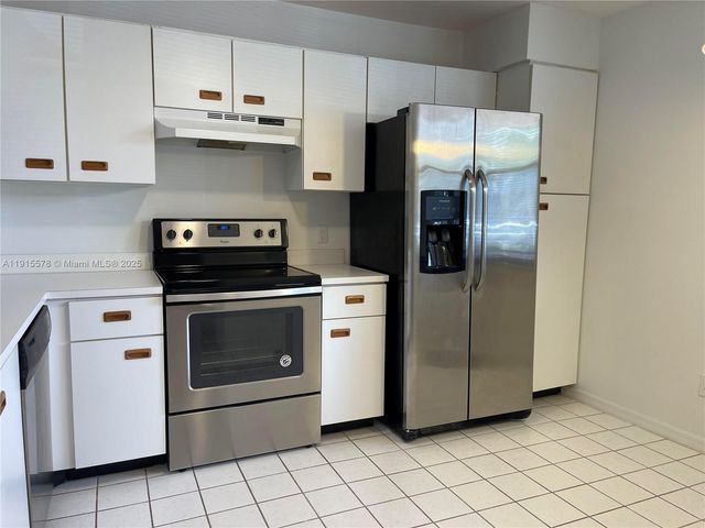 10369 NW 24th Pl 104, Sunrise, FL 33322