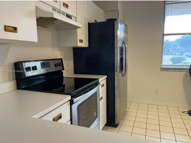 10369 NW 24th Pl 104, Sunrise, FL 33322