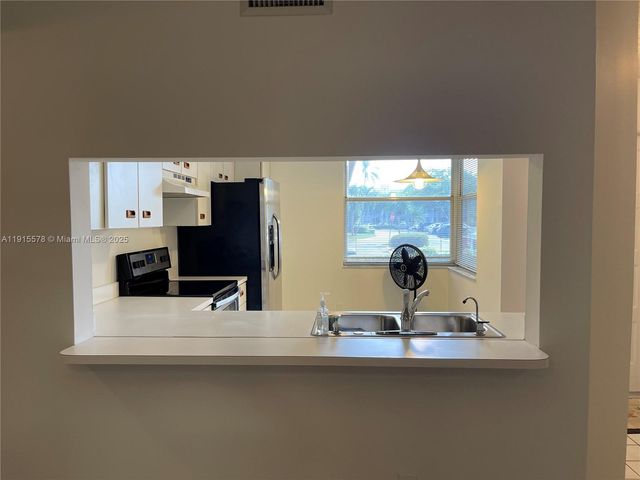 10369 NW 24th Pl 104, Sunrise, FL 33322