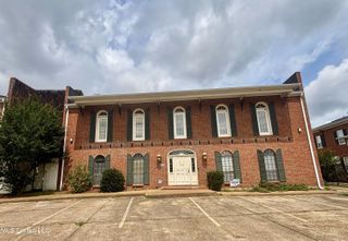 811 E River Place, Jackson, MS 39202