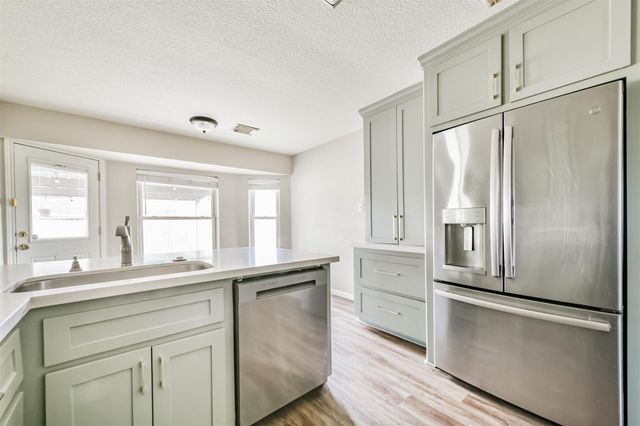 3425 Stevenwood Lane, Alvin, TX 77511