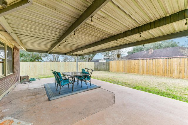 3425 Stevenwood Lane, Alvin, TX 77511