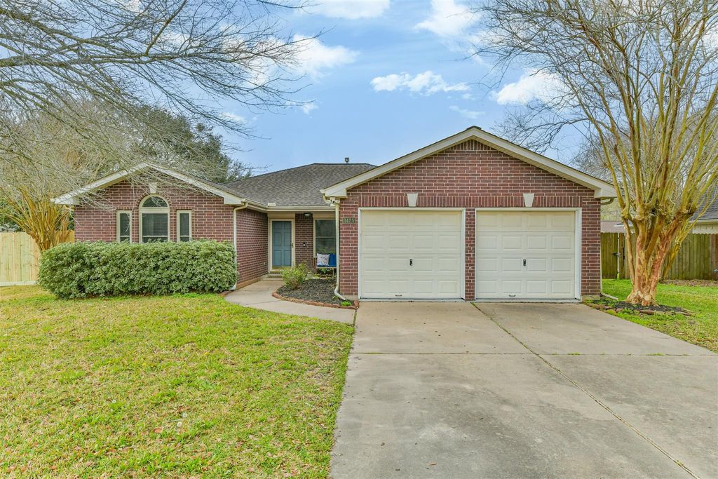 3425 Stevenwood Lane, Alvin, TX 77511