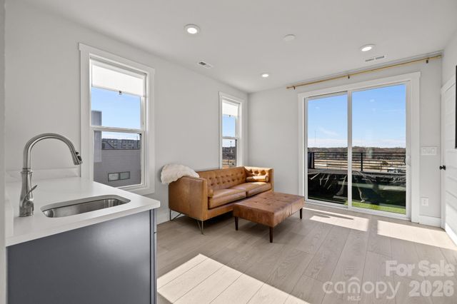 1925 Dunavant Street, Charlotte, NC 28203