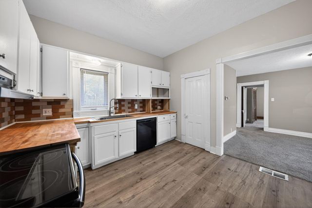 118 E GRAHAM Avenue, Council Bluffs, IA 51503