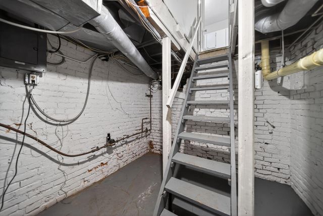 118 E GRAHAM Avenue, Council Bluffs, IA 51503