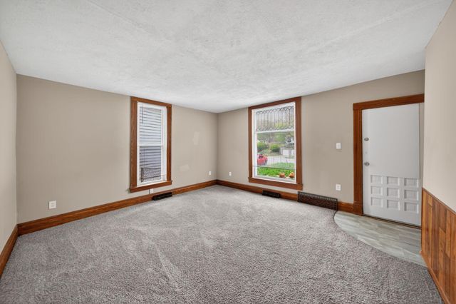 118 E GRAHAM Avenue, Council Bluffs, IA 51503