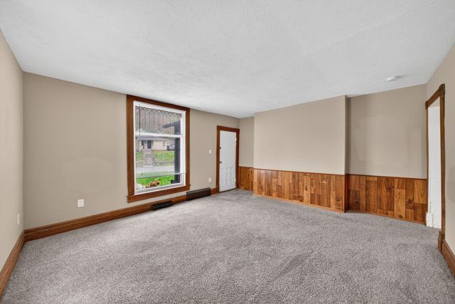 118 E GRAHAM Avenue, Council Bluffs, IA 51503