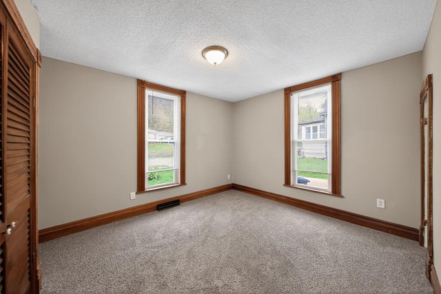118 E GRAHAM Avenue, Council Bluffs, IA 51503