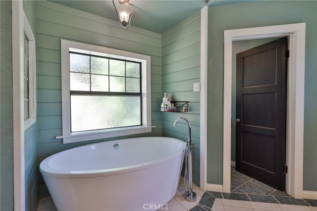 26316 Ca-189, Twin Peaks, CA 92391