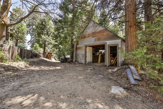 26316 Ca-189, Twin Peaks, CA 92391
