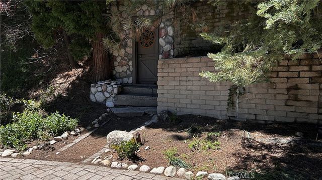 26316 Ca-189, Twin Peaks, CA 92391