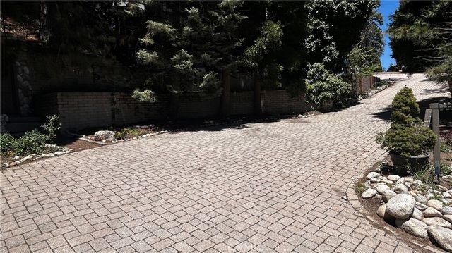 26316 Ca-189, Twin Peaks, CA 92391