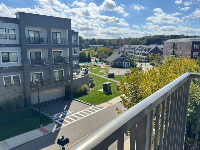 1 Revolution Way 307, Canton, MA 02021