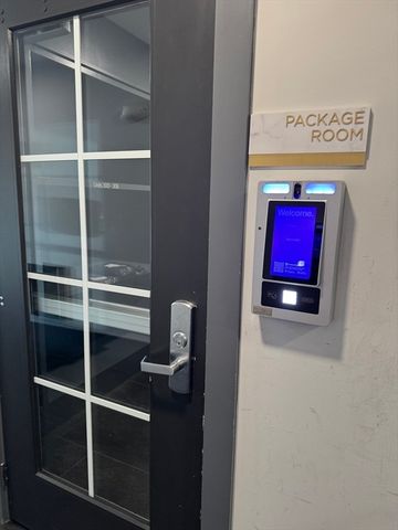 1 Revolution Way 307, Canton, MA 02021