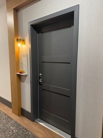 1 Revolution Way 307, Canton, MA 02021