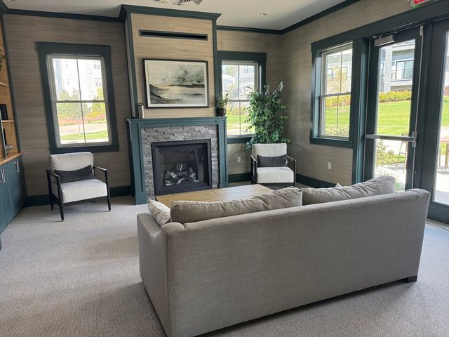 1 Revolution Way 307, Canton, MA 02021