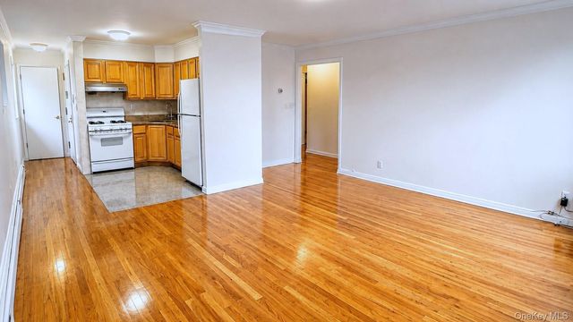81-64 102nd Avenue 3rd Fl, Ozone Park, NY 11416