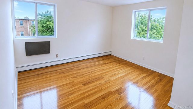 81-64 102nd Avenue 3rd Fl, Ozone Park, NY 11416