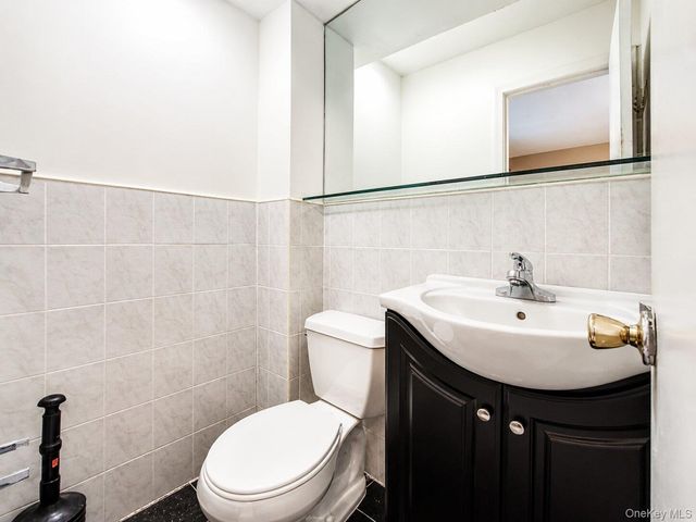 81-64 102nd Avenue 3rd Fl, Ozone Park, NY 11416