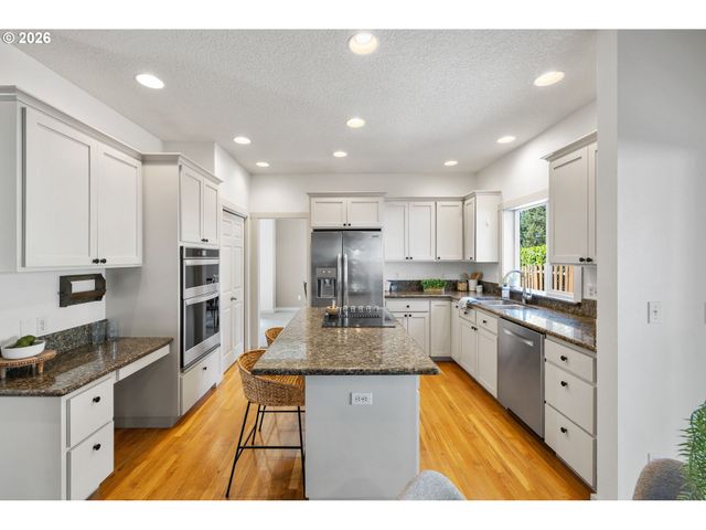 8945 Sw TERRETON Pl, Portland, OR 97223