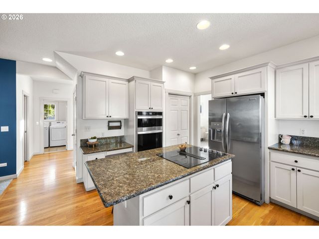 8945 Sw TERRETON Pl, Portland, OR 97223