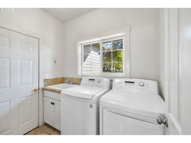 8945 Sw TERRETON Pl, Portland, OR 97223
