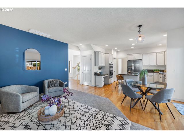 8945 Sw TERRETON Pl, Portland, OR 97223