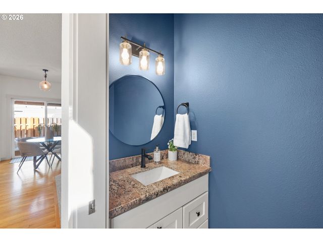 8945 Sw TERRETON Pl, Portland, OR 97223