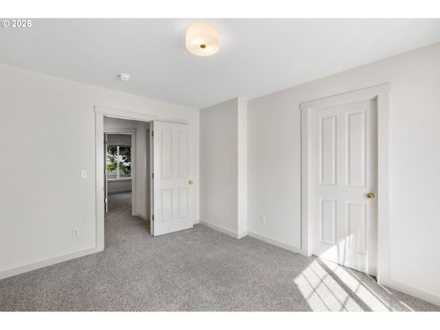 8945 Sw TERRETON Pl, Portland, OR 97223