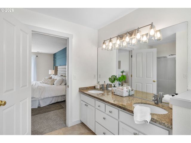 8945 Sw TERRETON Pl, Portland, OR 97223