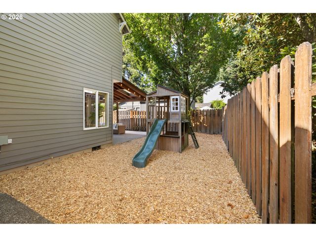 8945 Sw TERRETON Pl, Portland, OR 97223