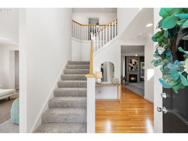 8945 Sw TERRETON Pl, Portland, OR 97223