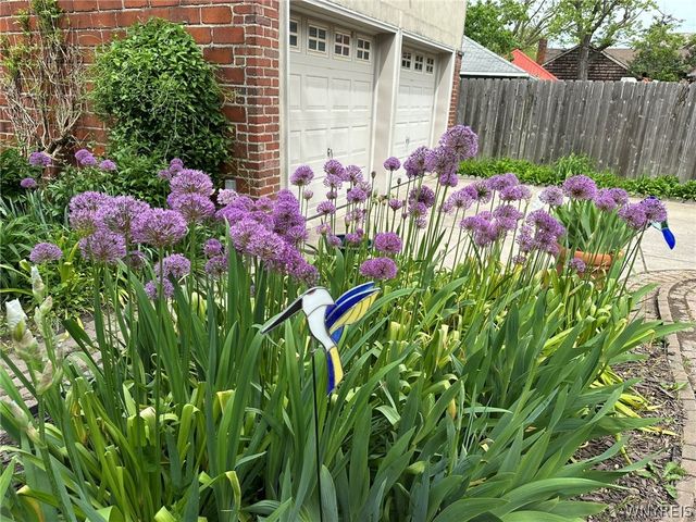 664 Orchard Parkway, Niagara Falls, NY 14301