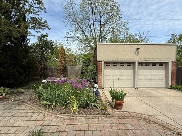 664 Orchard Parkway, Niagara Falls, NY 14301