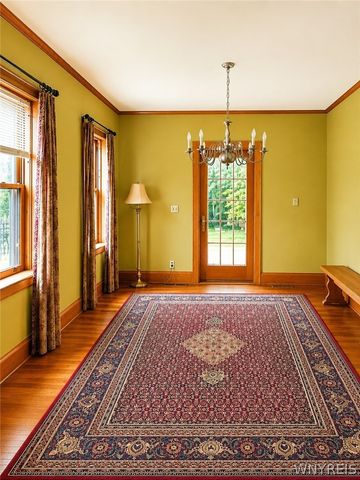 664 Orchard Parkway, Niagara Falls, NY 14301