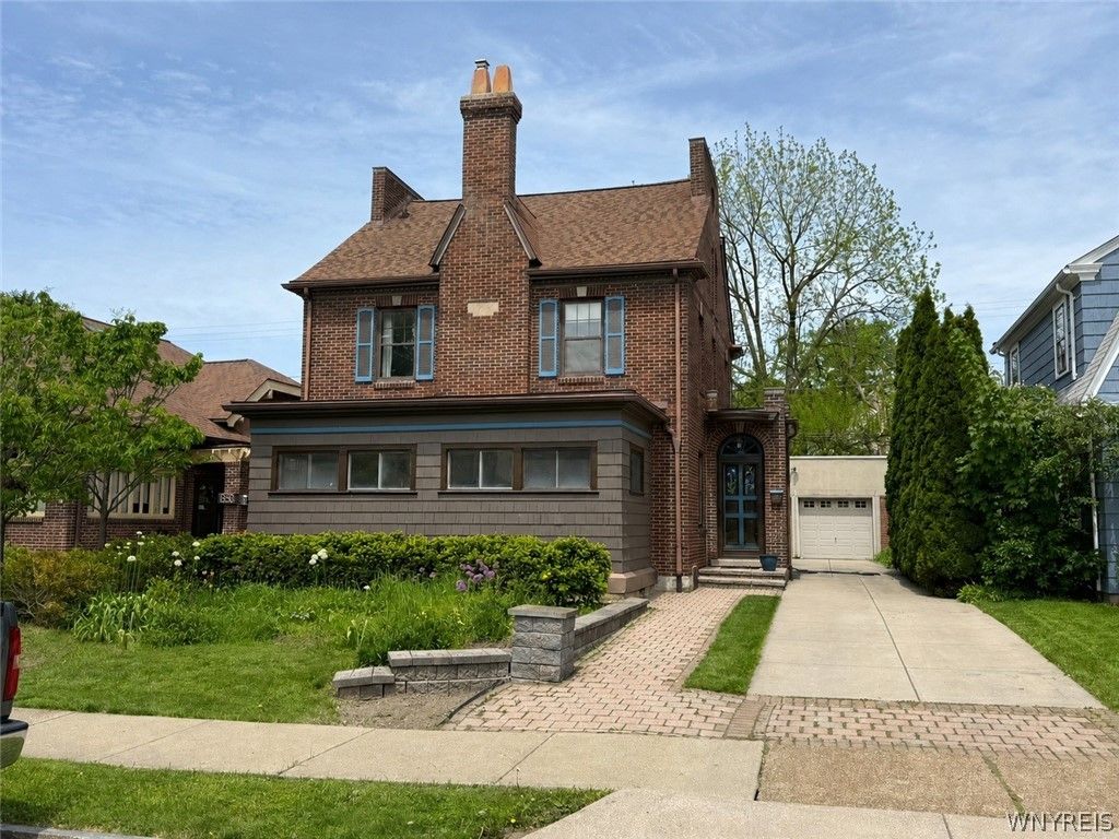 664 Orchard Parkway, Niagara Falls, NY 14301