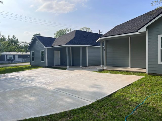 312 W Watson Street A-B, Willis, TX 77378