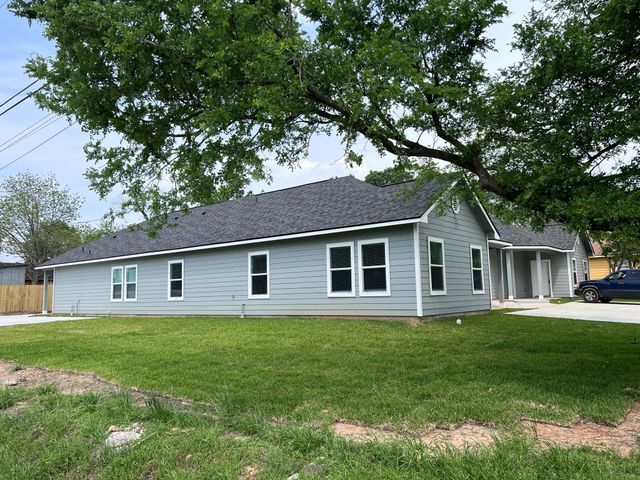 312 W Watson Street A-B, Willis, TX 77378