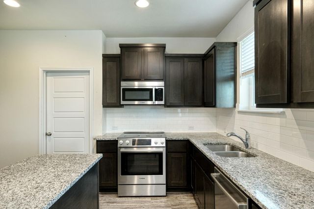 10001 Dalliance LN, Manor, TX 78653