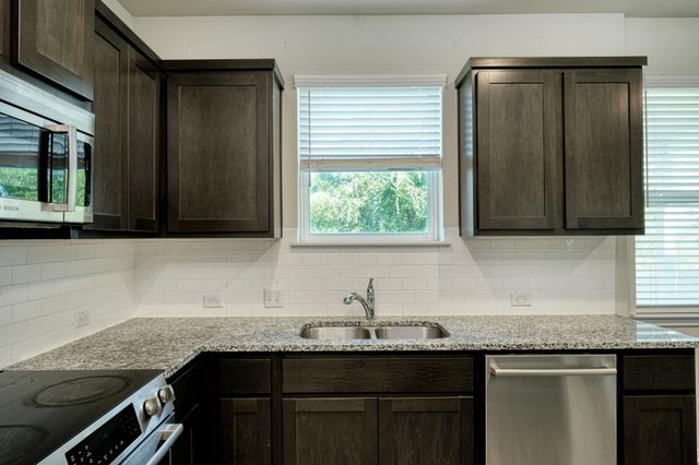 10001 Dalliance LN, Manor, TX 78653